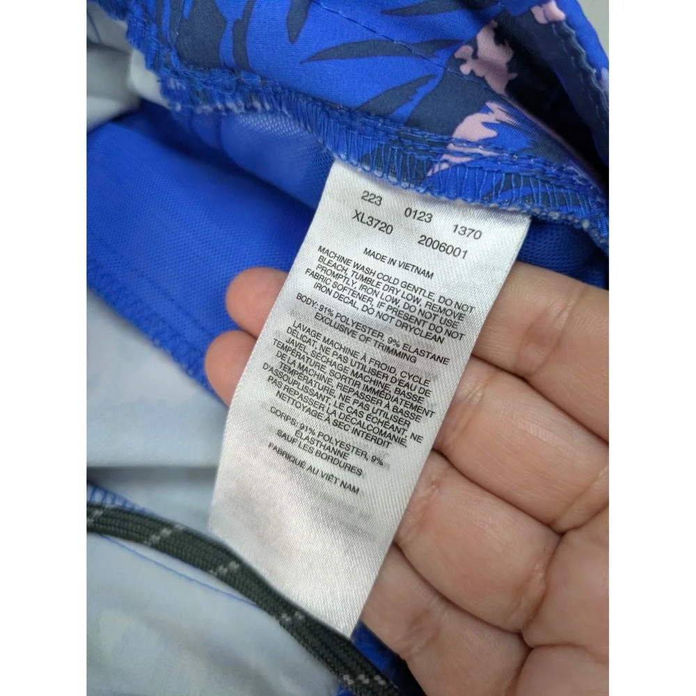 Tropical Floral PFG Fishing Shorts Womens Large Blue Hibiscus Performance Pocket